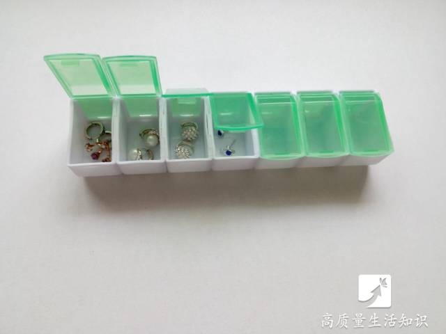 插座盒用水泥浆还是石膏粉